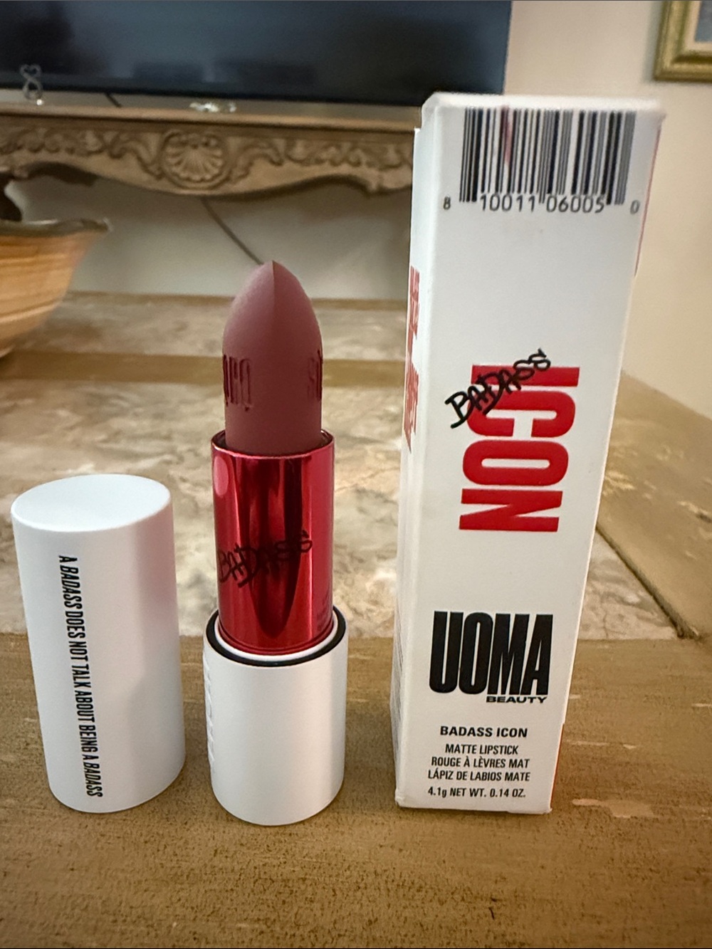 Accent selection for lipstick image